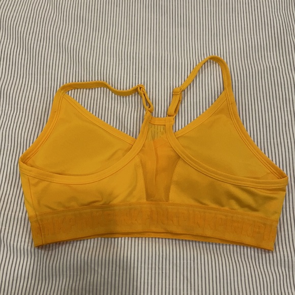 PINK: Assorted Sports Bras x 5 - Picture 10 of 15